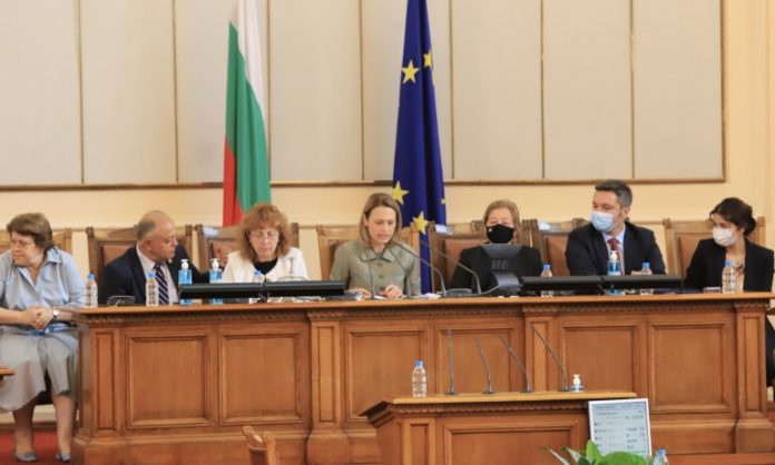 parlament_v.46