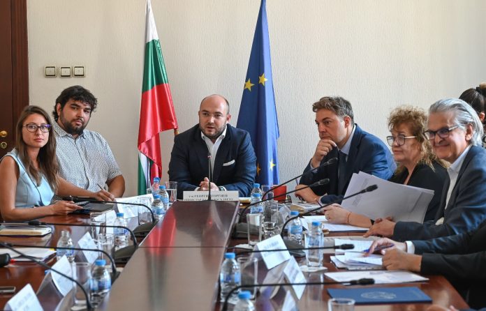 izmami_ministerstvo