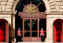 Рекорден брой кандидатски двойки се впускат в битката за президентския пост