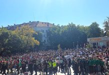 Стара Загора празнува днес своя празник. Хиляди дойдоха на площада, за да станат част от тържествената церемония