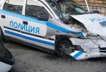 Камион блъсна полицейска патрулка на Околовръстното на Стара Загора
