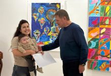 20 новородени деца в Казанлък получиха първите ваучери в увеличен размер от 300 евро